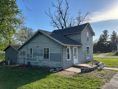 /international/us/208-w-marion-street-henderson-il-110107541185/