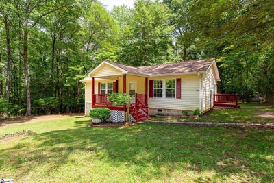 /international/us/560-center-drive-taylors-sc-110108412035/