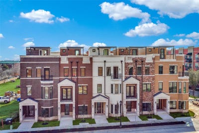 /international/us/250-e-dallas-street-grapevine-tx-110100943296/