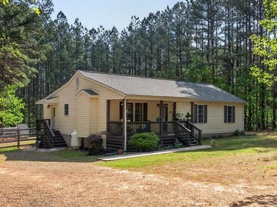 /international/us/234-douglas-church-rd-farmville-va-110107475703/