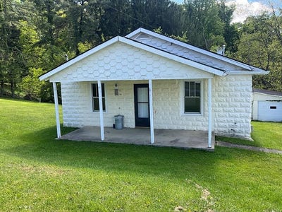 /international/us/206-walker-street-sophia-wv-110108119748/
