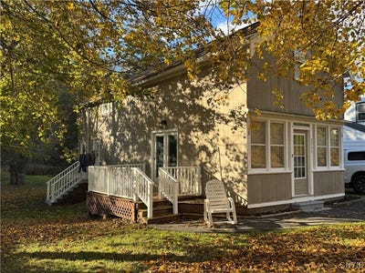 /international/us/2255-oneida-street-sauquoit-ny-110103170158/