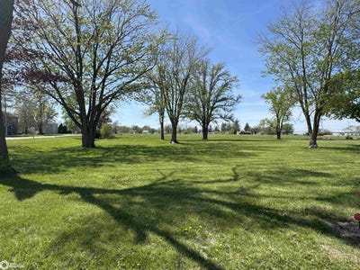 /international/us/210-louisiana-street-middletown-ia-110107438695/