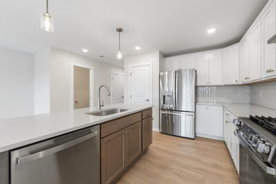 /international/us/908-indiana-avenue-south-haven-mi-110102771567/