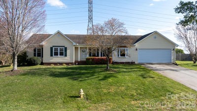 /international/us/1315-pear-drive-conover-nc-110106954856/