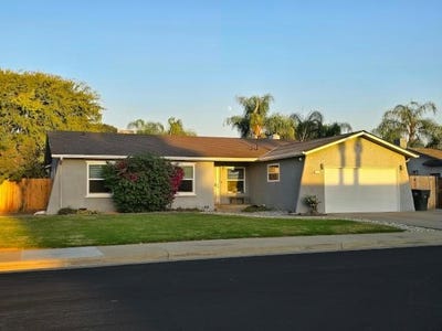/international/us/1111-stanford-avenue-clovis-ca-110119968807/