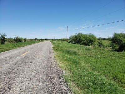 /international/us/tract-18-b-quemado-tx-110094234005/