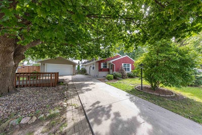 /international/us/2131-s-pine-street-janesville-wi-110120454980/