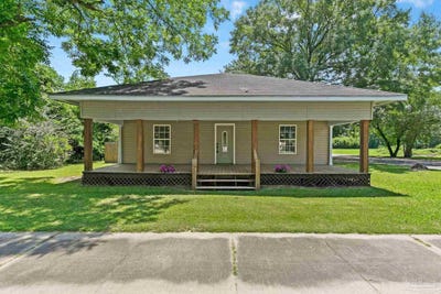 /international/us/211-s-presley-st-atmore-al-110108177056/