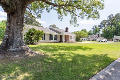 /international/us/1008-brynn-marr-road-jacksonville-nc-110107436844/