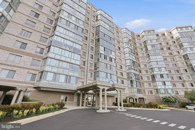 /international/us/19365-cypress-ridge-terrace-leesburg-va-110107482907/