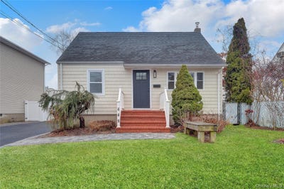 /international/us/449-n-indiana-avenue-lindenhurst-ny-110106534272/
