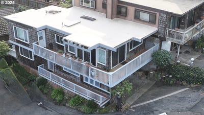 /international/us/222-del-norte-ln-brookings-or-110103742908/