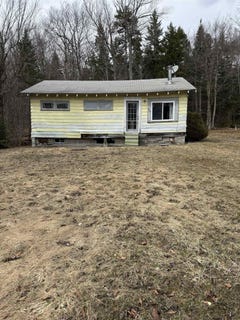 /international/us/347-hickory-road-woodford-vt-110107464218/