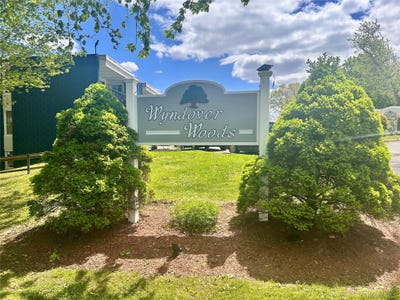 /international/us/9-wyndover-woods-lane-white-plains-ny-110106355828/