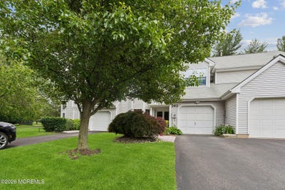 /international/us/262-daffodil-drive-freehold-nj-110108579803/