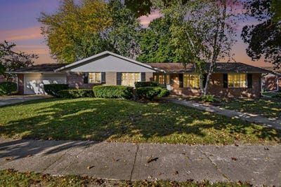 /international/us/5262-brookway-drive-bay-city-mi-110120497340/