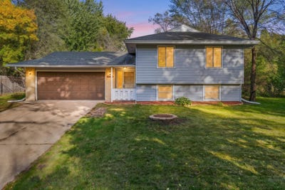 /international/us/10857-crooked-lake-boulevard-nw-coon-rapids-mn-110120129835/
