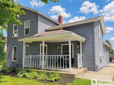 /international/us/17-bird-street-westfield-ny-110119559611/