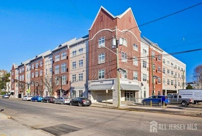/international/us/400-e-front-street-plainfield-nj-110108447887/