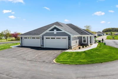 /international/us/532-hunter-oaks-blvd-watertown-wi-110107548272/