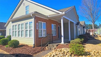 /international/us/1901-commonwealth-circle-newnan-ga-110100160359/