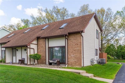 /international/us/5472-callaway-circle-youngstown-oh-110107654319/