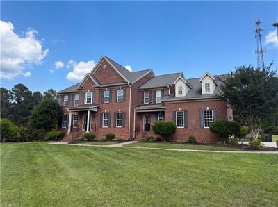 /international/us/7791-newhaven-drive-oak-ridge-nc-110108627585/