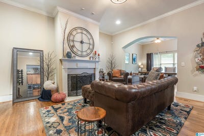 /international/us/1020-townes-court-birmingham-al-110100532954/