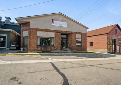 /international/us/1412-13th-street-monroe-wi-110109957395/