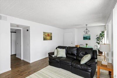 /international/us/868-s-rancho-santa-fe-unit-a-san-marcos-ca-110100880926/
