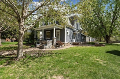 /international/us/139-e-university-street-owatonna-mn-110107845342/