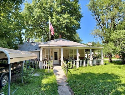/international/us/126-w-9th-street-leroy-ks-110108845536/