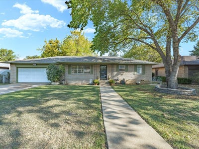 /international/us/209-w-avenue-k-midlothian-tx-110108015289/