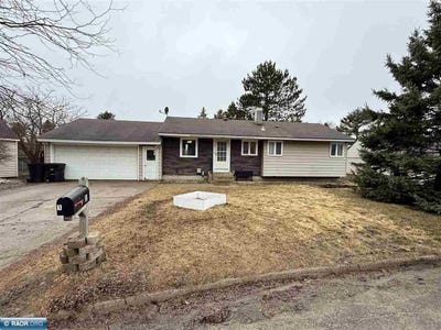 /international/us/1-knob-hill-dr-virginia-mn-110107280502/