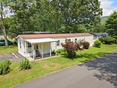 /international/us/22-shelley-lane-wurtsboro-ny-110100972544/