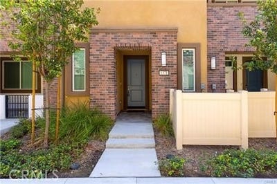 /international/us/1371-nimbus-court-pomona-ca-110120634622/