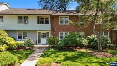 /international/us/23-08-howard-fair-lawn-nj-110108603906/
