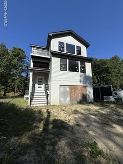 /international/us/109-linden-street-jarvisburg-nc-110108219961/