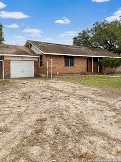 /international/us/6462-fm-1144-karnes-city-tx-110104411678/