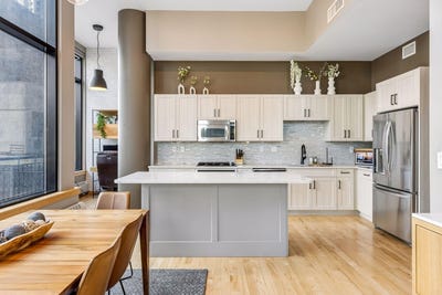 /international/us/215-10th-avenue-s-minneapolis-mn-110120412980/