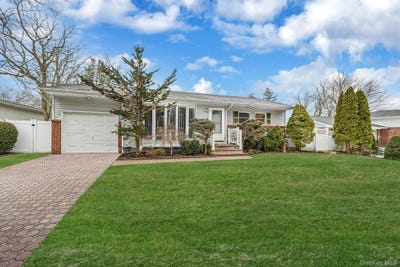 /international/us/24-new-highway-commack-ny-110106211472/