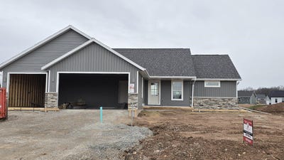 /international/us/8367-marlo-avenue-neenah-wi-110107265780/