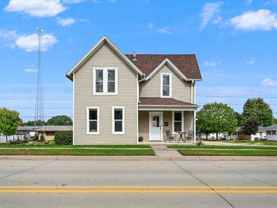 /international/us/624-2nd-ave-se-dyersville-ia-110110373629/