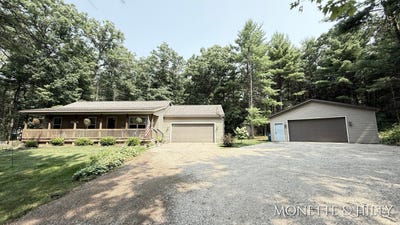 /international/us/6472-15th-street-twin-lake-mi-110101401690/