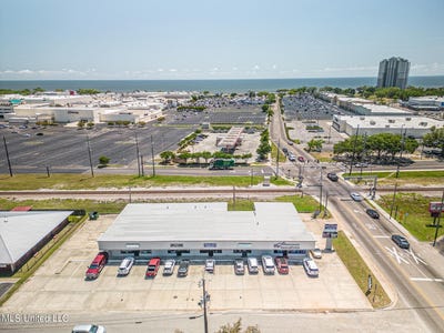 /international/us/2643-executive-place-biloxi-ms-110105956329/