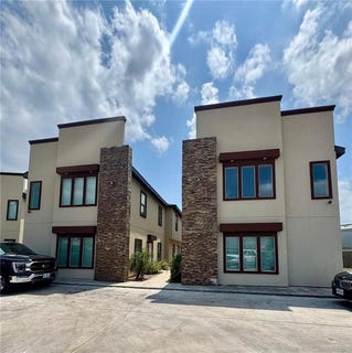 /international/us/1203-white-oak-drive-edinburg-tx-110109591867/