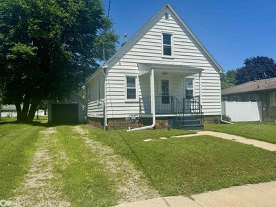 /international/us/706-15th-street-se-mason-city-ia-110100769216/