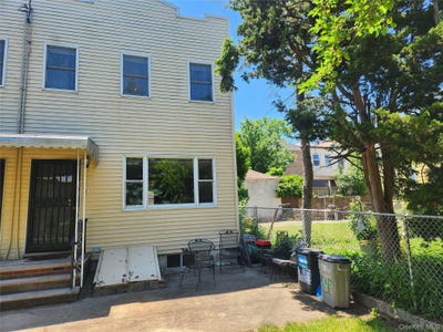 /international/us/6112-56th-drive-maspeth-ny-110108445907/