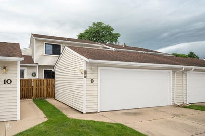 /international/us/9-wake-robin-court-woodridge-il-110108773550/